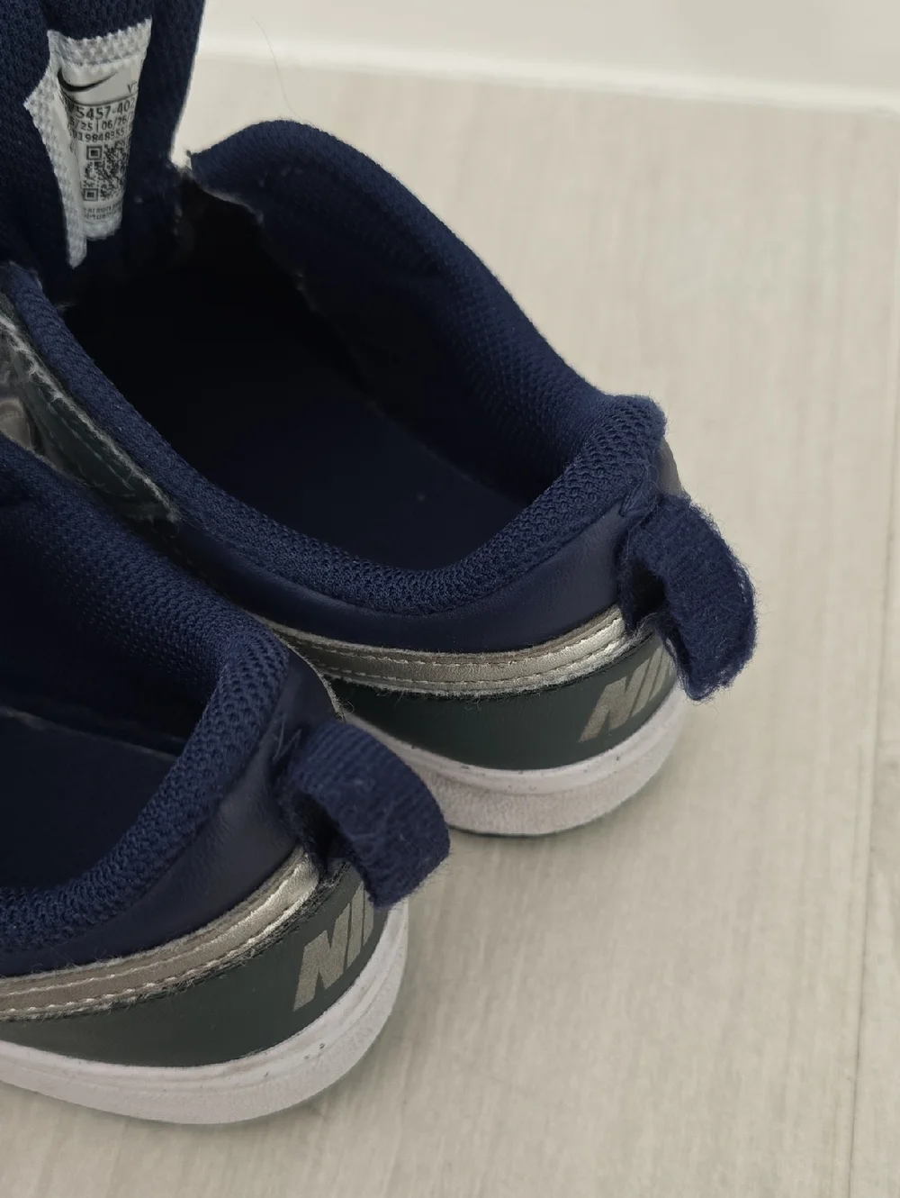 Nike Kids Court Borough Navy Dark Green Silver Hook-and-Loop Low-Top Sneakers